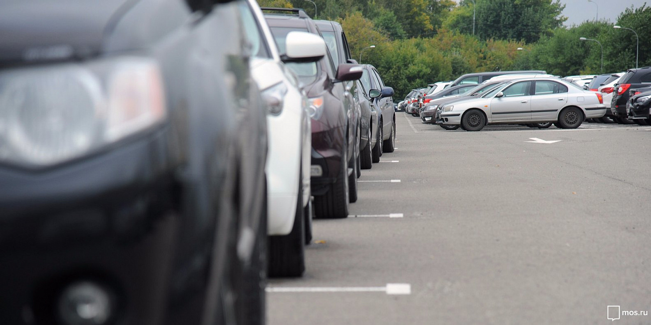 Москвичи стали чаще покупать у города места в паркингах