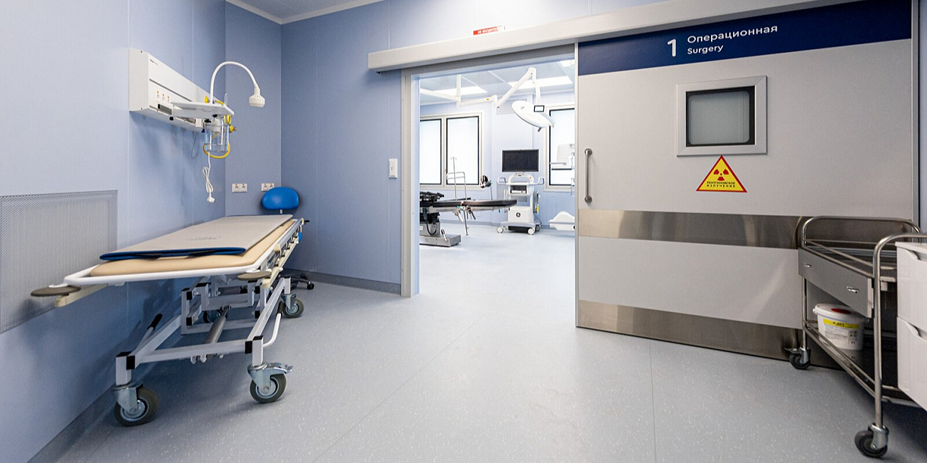 В Боткинской больнице начали проводить операции с помощью нового робота-хирурга
