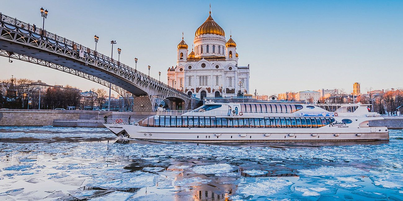 Какие прогулочные суда перевозят пассажиров в Москве зимой